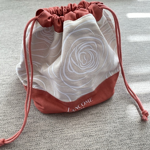 Cute Lancôme Cosmetics Bag - Picture 2 of 5